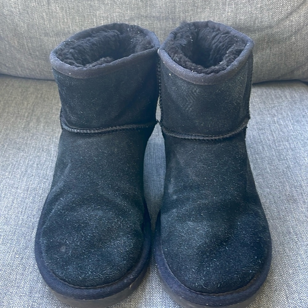 OZWEAR - Black Suede Leather w/lambs wool lining. W8